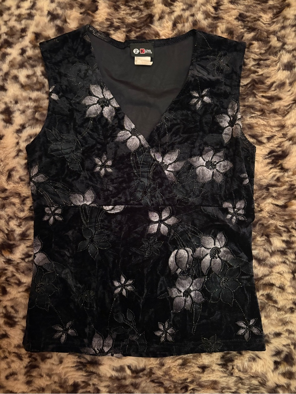 velour blouse with shimmery floral details - Picture 1 of 2